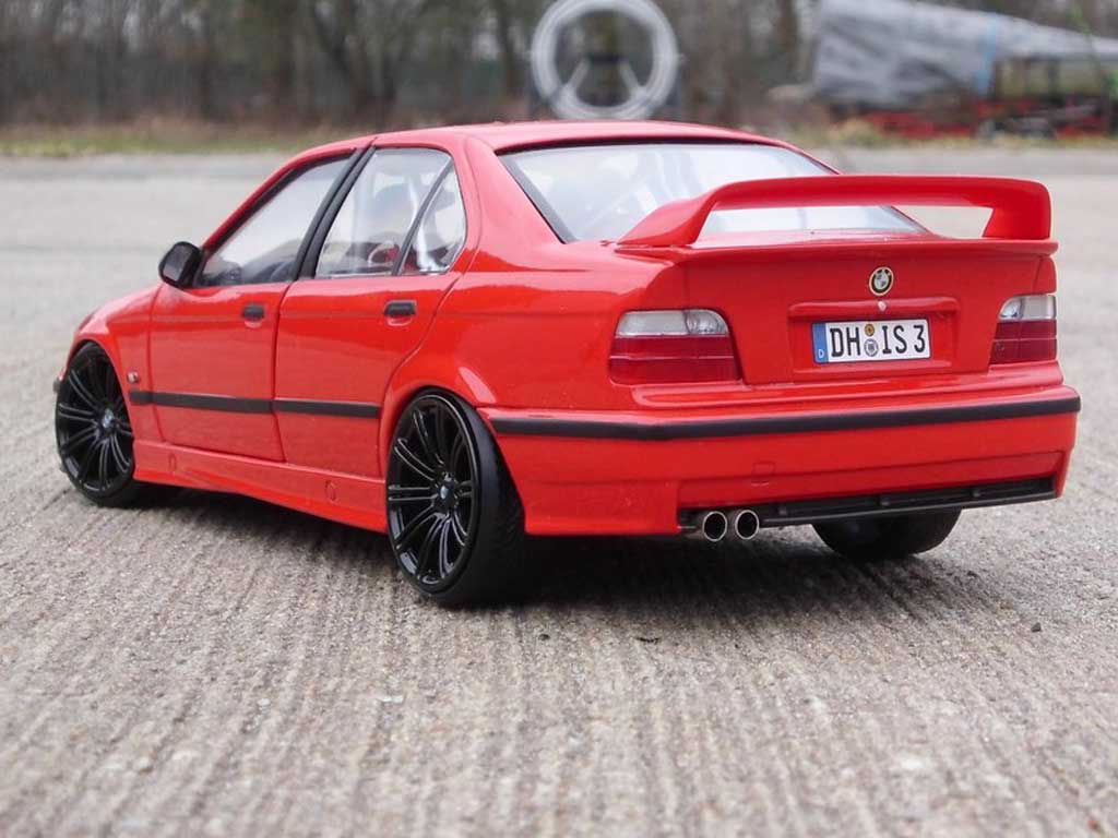 Bmw 318 E36 1/18 Ut Models E36 is rosso jantes M3 E92 et swap moteur M3 E36 tuning modellino in miniatura