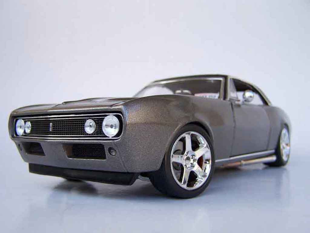 Chevrolet Camaro Z28 1/18 Maisto Z28 grigio 1967 tuning modellino in miniatura
