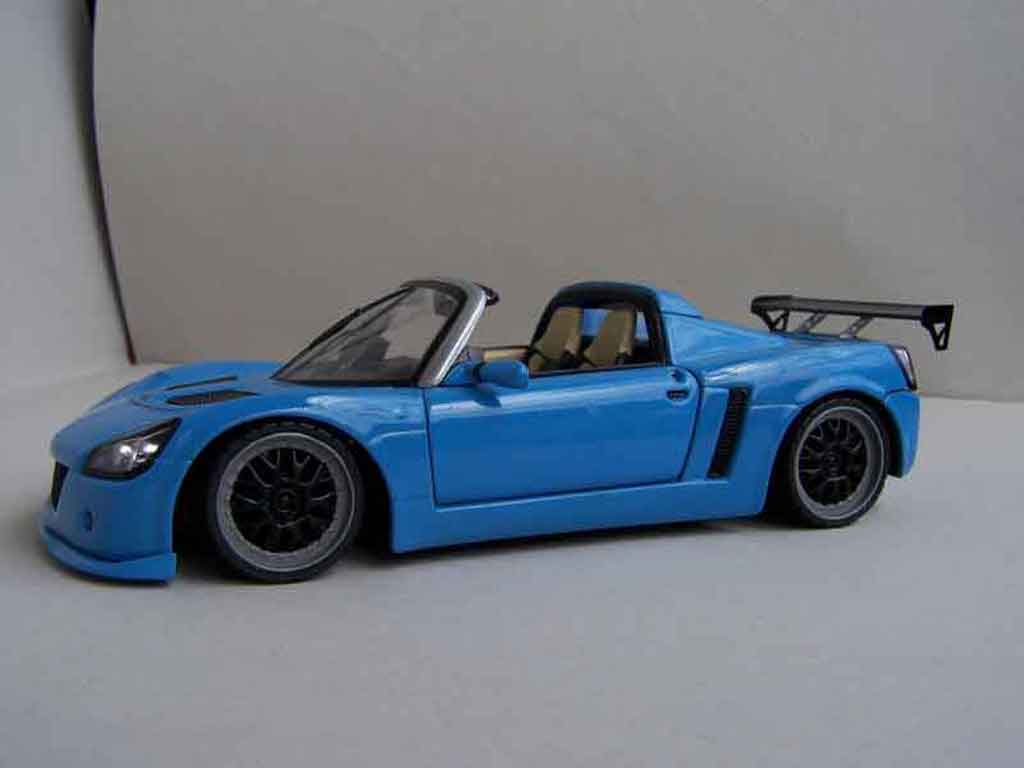 Opel Speedster 1/18 Welly street racer tuning modellino in miniatura