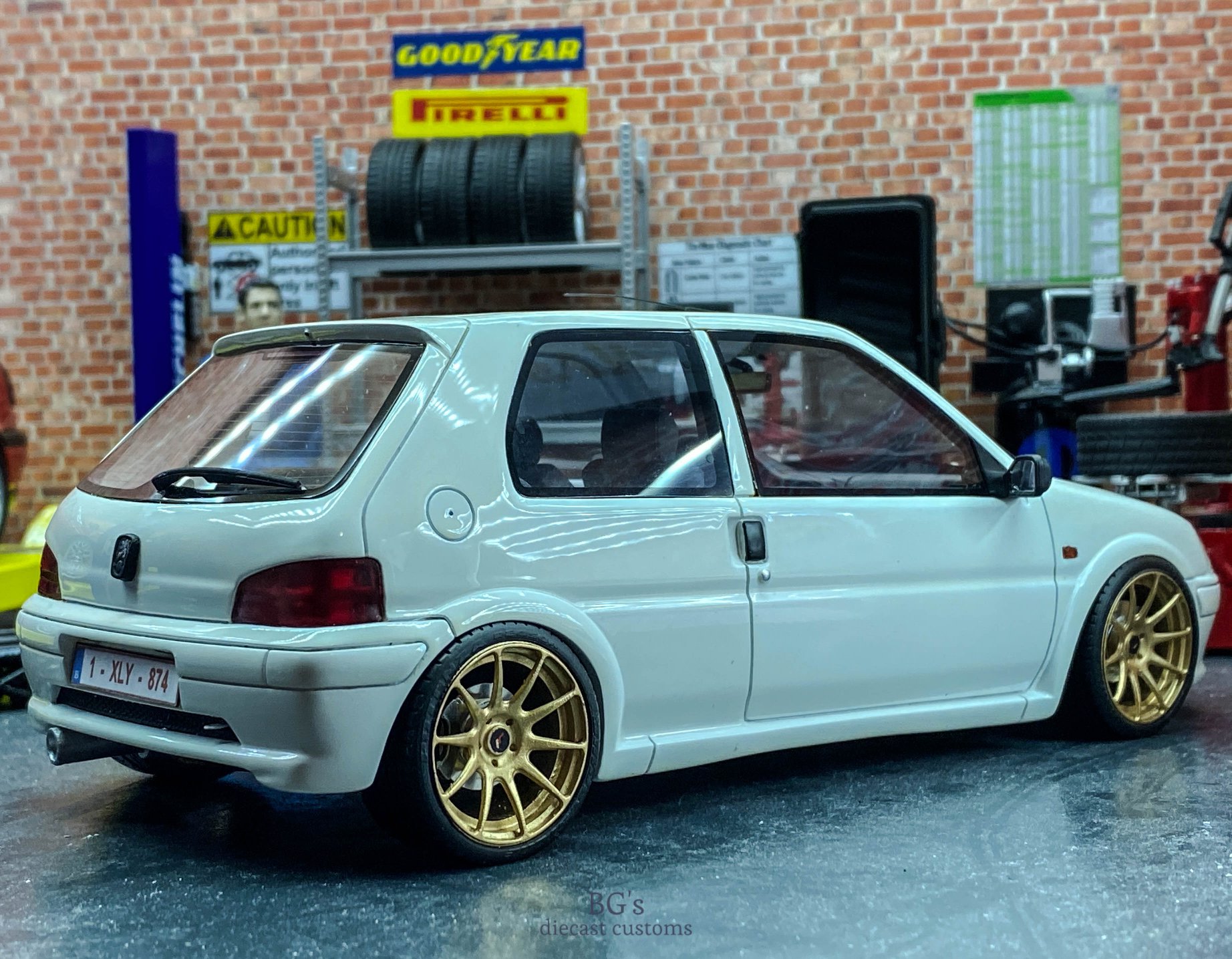 Peugeot 106 S16 1/18 Ottomobile  tuning modellino in miniatura