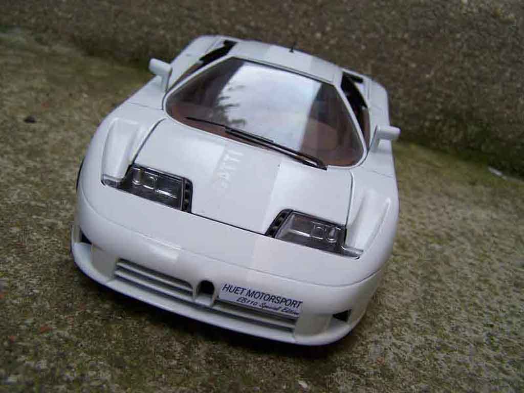 Bugatti EB110 1/18 Burago special edition tuning modellino in miniatura