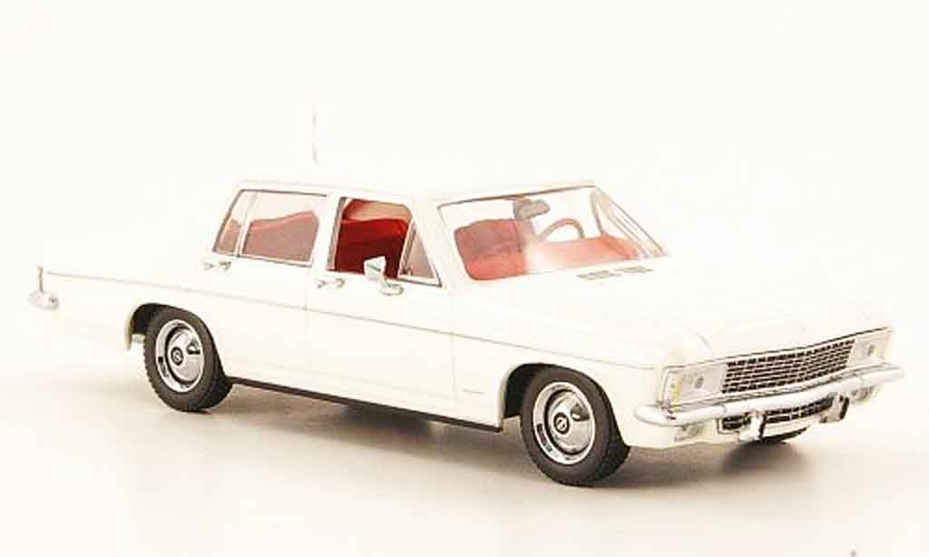 Opel Kapitan 1/43 Minichamps bianco 1969 modellino in miniatura