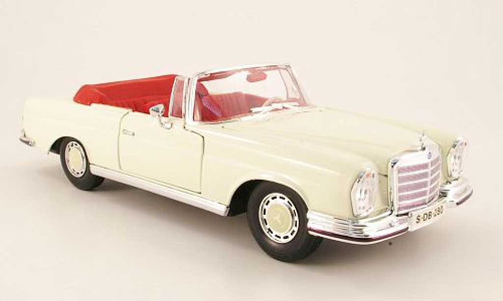 Mercedes 280 1966 1/18 Maisto 1966 se (w111) cabriolet bianco modellino in miniatura