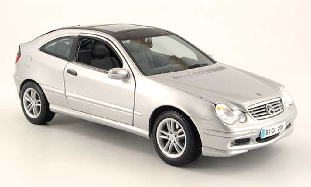 Mercedes Classe C 1/18 Maisto grigio sportcoupe modellino in miniatura