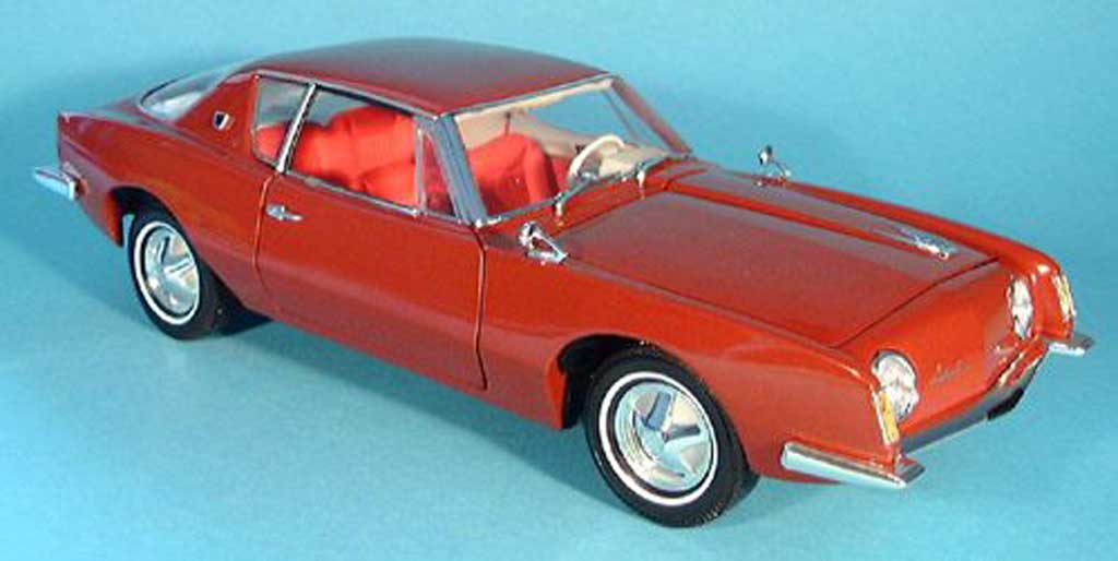 Studebaker Avanti 1/18 Signature rosso 1963 modellino in miniatura
