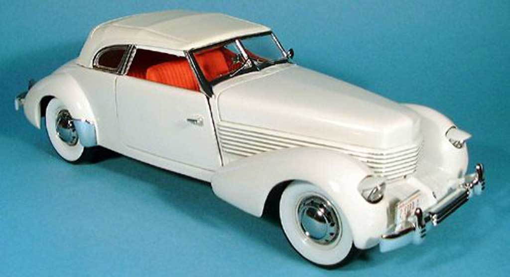 Cord 810 1/18 Signature bianco 1936 modellino in miniatura