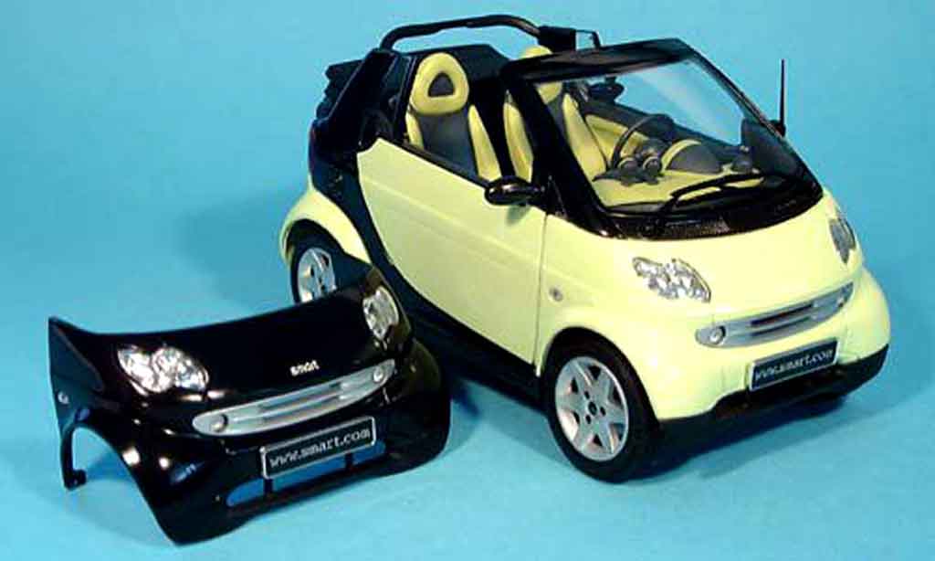 Smart Cabriolet 1/18 Kyosho grun (bodypanel nero) modellino in miniatura