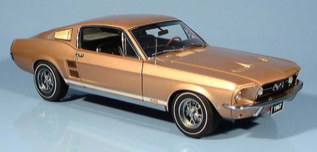 Ford Mustang 1967 1/18 Autoart 1967 gt390 or modellino in miniatura
