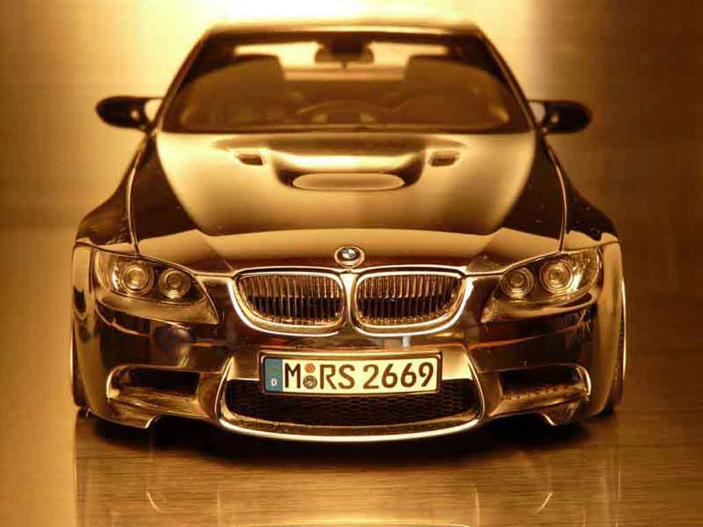 Bmw M3 E92 1/18 Kyosho E92 full chrome jantes 18 pouces tuning modellino in miniatura