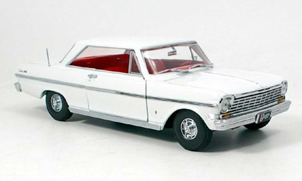 Chevrolet Nova 1963 1/18 Sun Star 1963 bianco modellino in miniatura