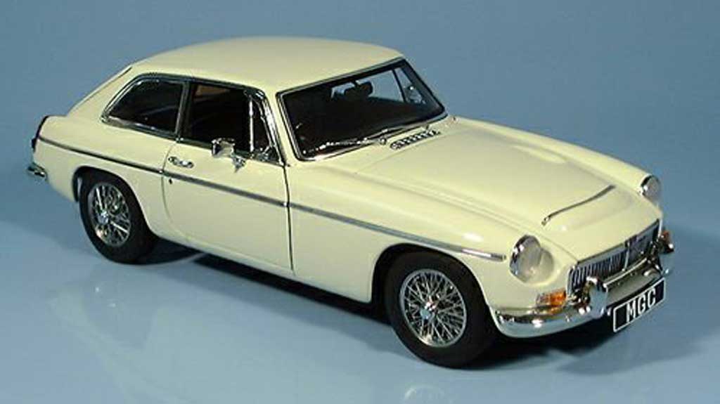 MG B 1/18 Autoart gt coupe creme modellino in miniatura