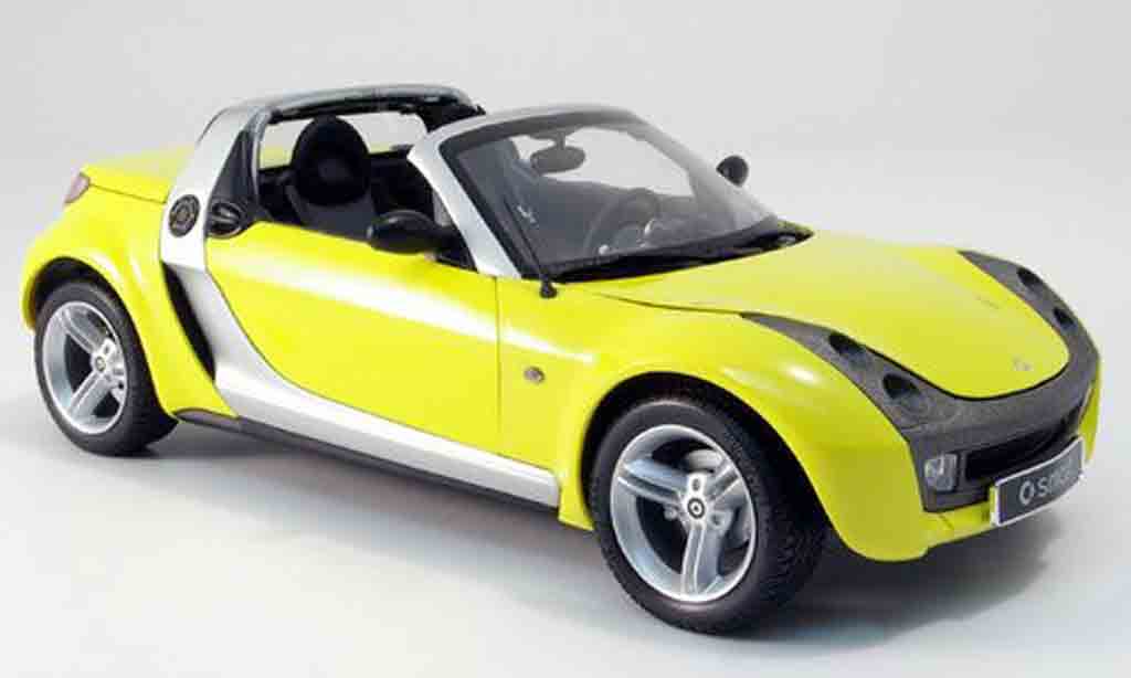 Smart Roadster 1/18 Kyosho giallo modellino in miniatura