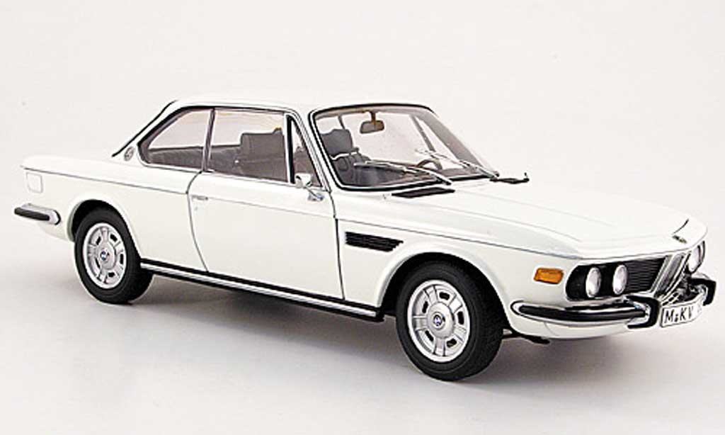Bmw 3.0 CSi 1/18 Autoart CSi e9 coupe bianco 1971 modellino in miniatura