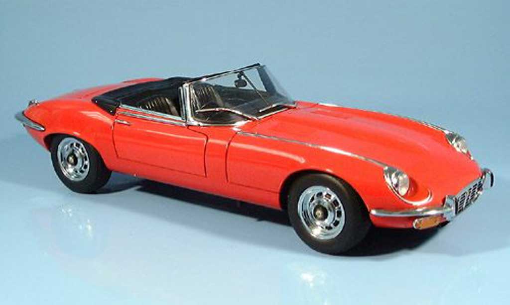 Jaguar E-Type 1971 1/18 Autoart 1971 cabriolet rosso series iii modellino in miniatura