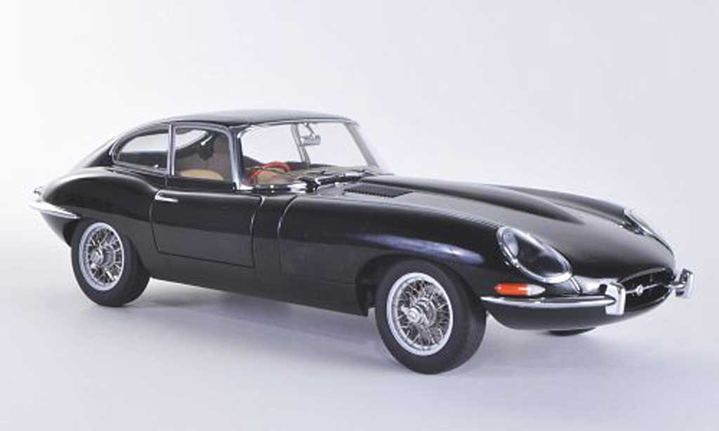 Jaguar E-Type 1/18 Autoart Series 1 Coupe nero RHD modellino in miniatura