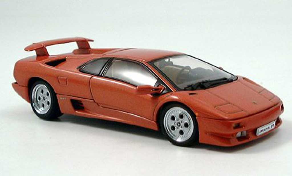 Lamborghini Diablo VT 1/43 Autoart VT Coupe met. rosso modellino in miniatura