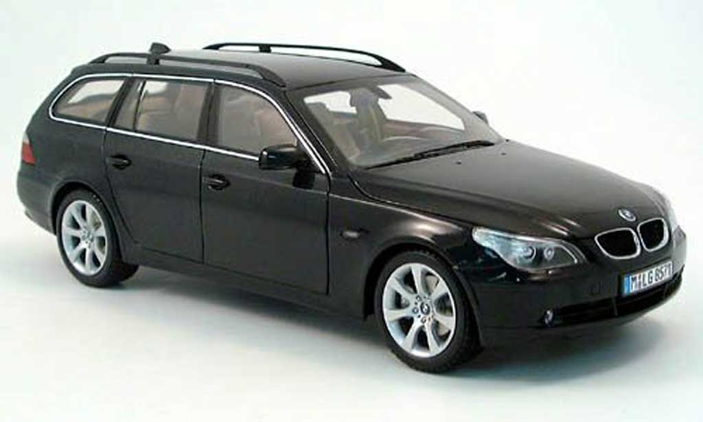 Bmw 525 E61 1/18 Kyosho E61 i touring nero 2004 modellino in miniatura
