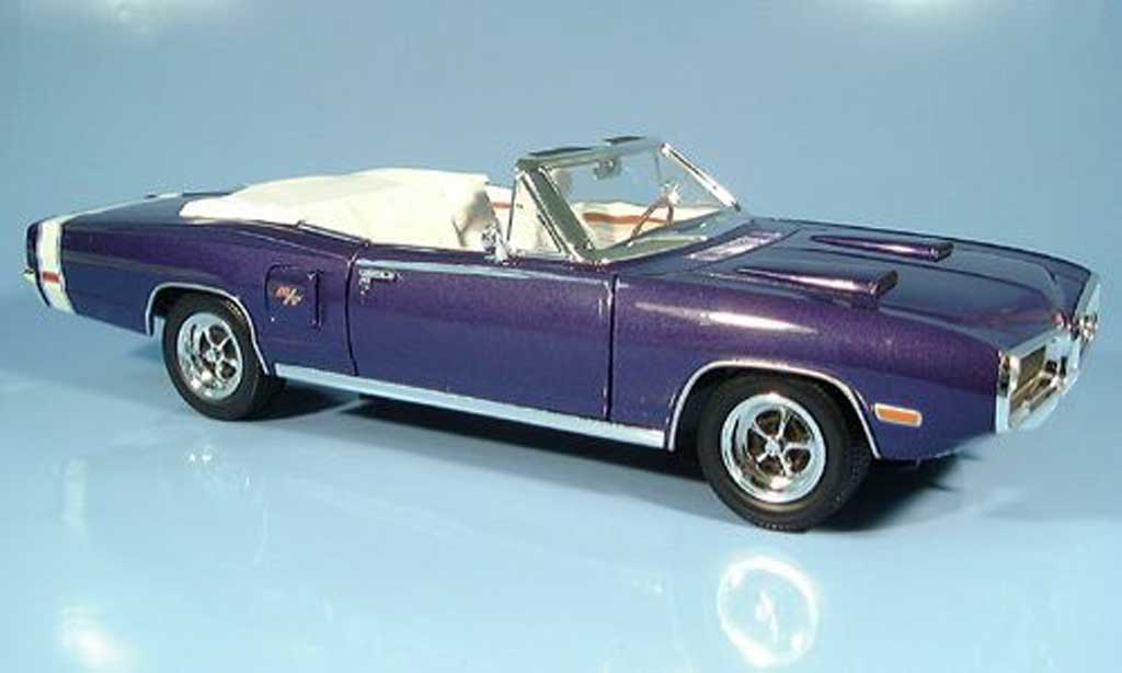 Dodge Coronet 1970 1/18 Yat Ming 1970 R/T lila modellino in miniatura