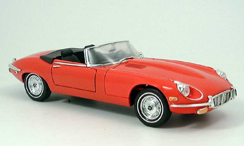 Jaguar E-Type 1971 1/18 Yat Ming 1971 rosso modellino in miniatura