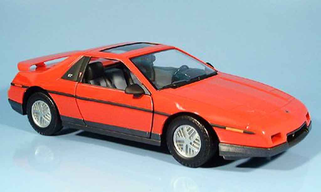 Pontiac Fiero 1/18 Yat Ming gt rosso 1985 modellino in miniatura