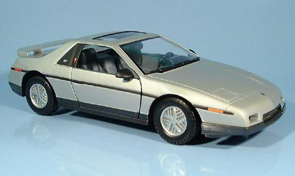 Pontiac Fiero 1/18 Yat Ming GT grigio 1985 modellino in miniatura