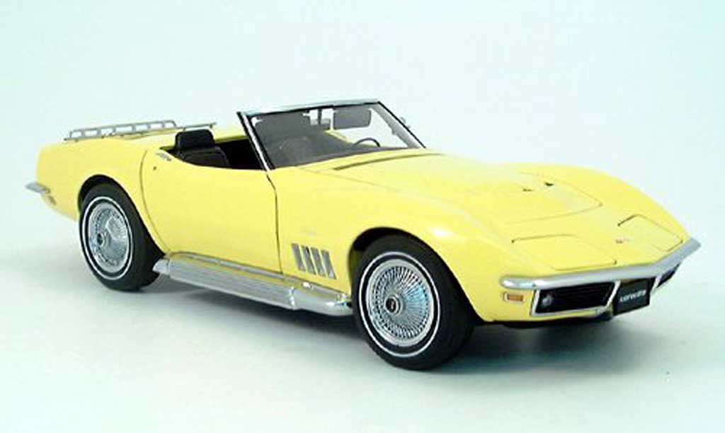 Chevrolet Corvette C3 1/18 Autoart C3 giallo 1969 modellino in miniatura