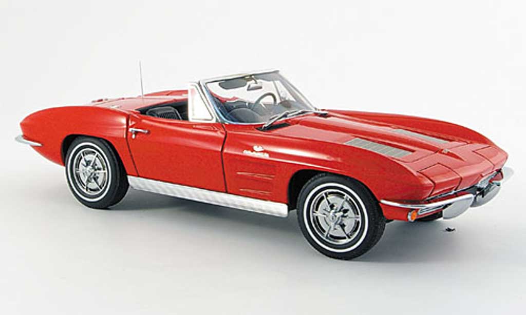 Chevrolet Corvette C2 1/18 Autoart C2 convertibile rosso 1963 modellino in miniatura
