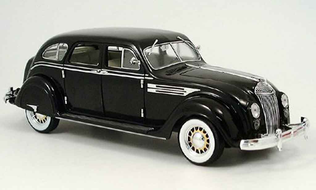 Chrysler Airflow 1/18 Signature nero 1936 modellino in miniatura