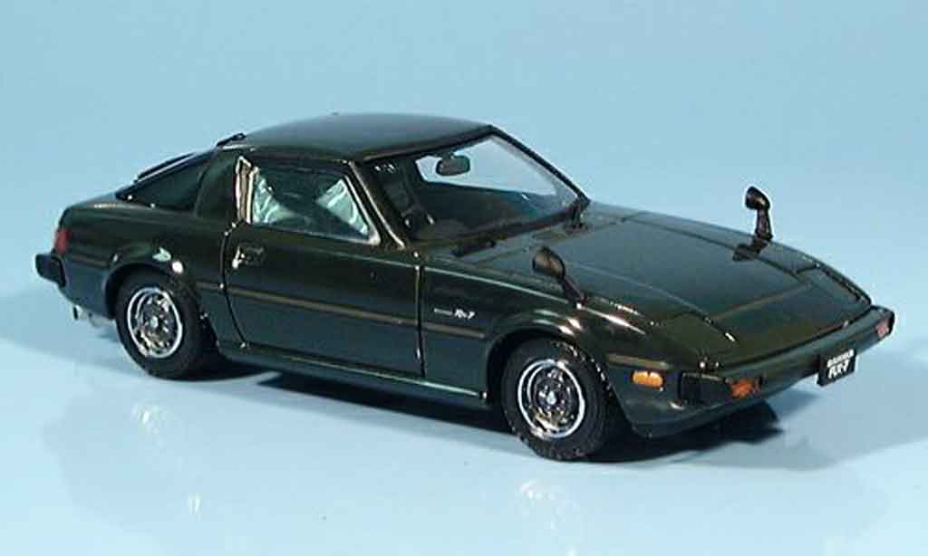 Mazda RX7 1982 1/43 Ebbro 1982 Savana GT grun 1982 modellino in miniatura