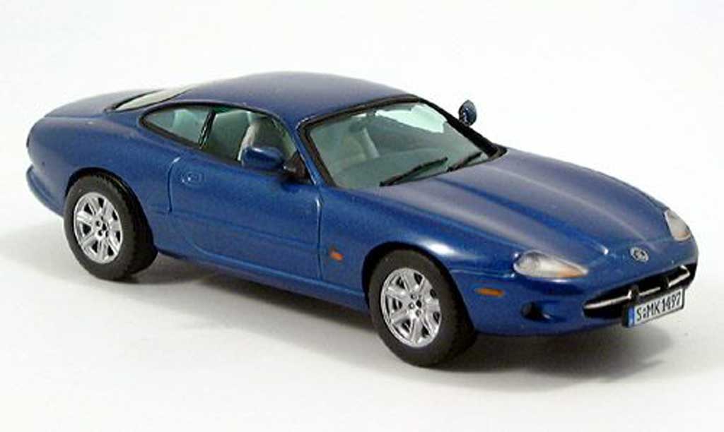 Jaguar XK 8 1/43 Vitesse 8 Coupe met. blu modellino in miniatura