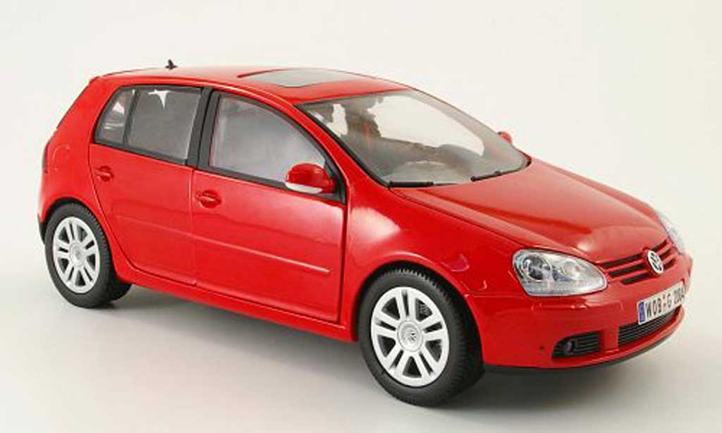 Volkswagen Golf V 1/18 Burago V rosso 2003 5 portes modellino in miniatura