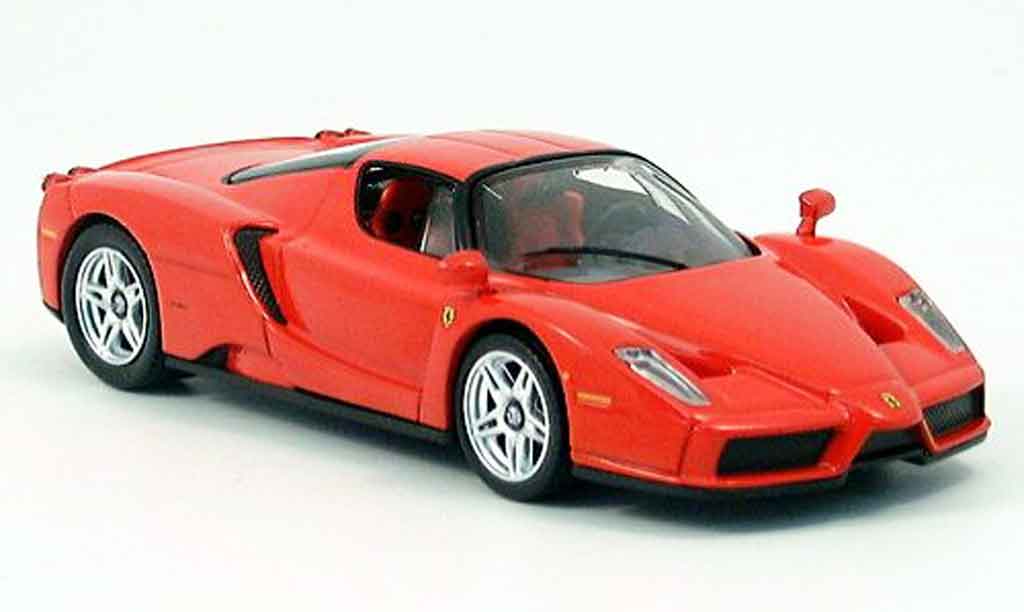 Ferrari Enzo 1/43 IXO rosso 2003 modellino in miniatura