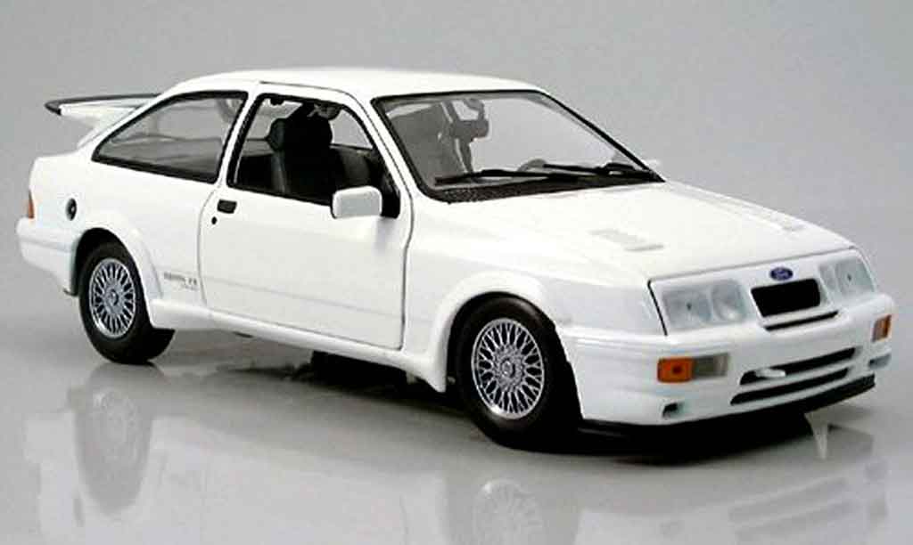 Ford Sierra Cosworth RS 1/18 Minichamps Cosworth RS bianco 1988 modellino in miniatura