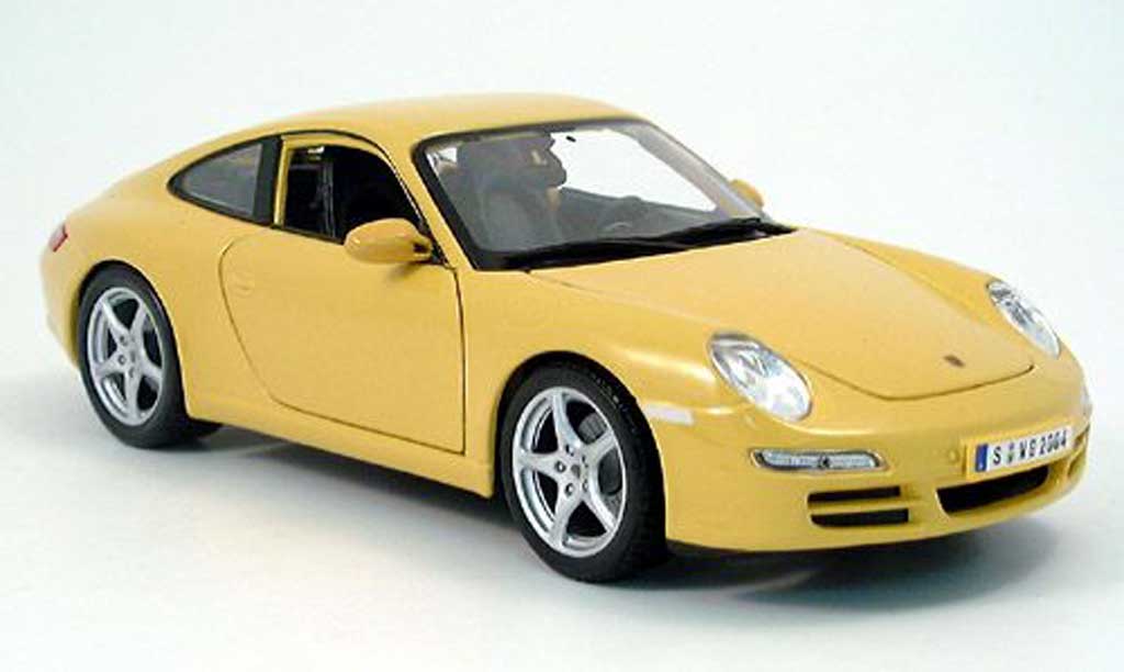 Porsche 997 Carrera 1/18 Maisto Carrera giallo 2005 modellino in miniatura