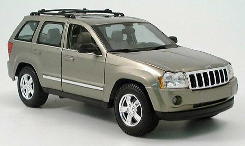 Jeep Grand Cherokee 1/18 Maisto beige 2005 modellino in miniatura