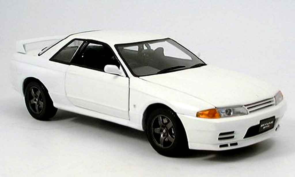 Nissan Skyline R32 1/18 Kyosho R32 gt-r bianco modellino in miniatura