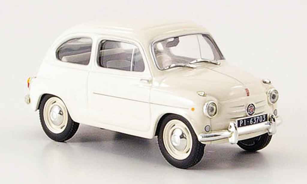 Fiat 600 1/43 IXO bianco modellino in miniatura
