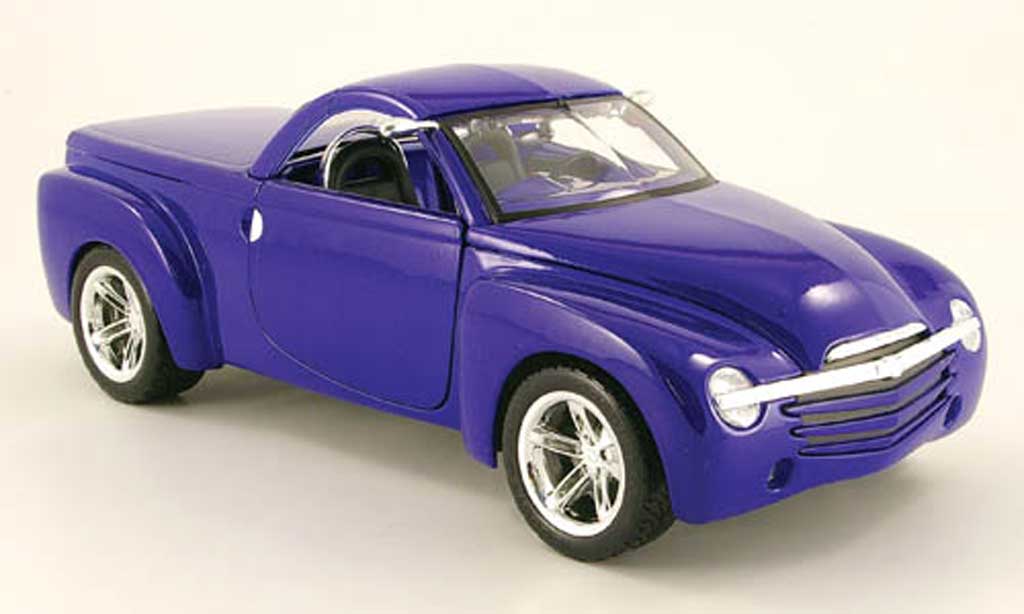Chevrolet SSR 1/18 Maisto concept blu modellino in miniatura