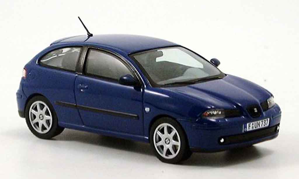 Seat Ibiza 1/43 IXO blu modellino in miniatura