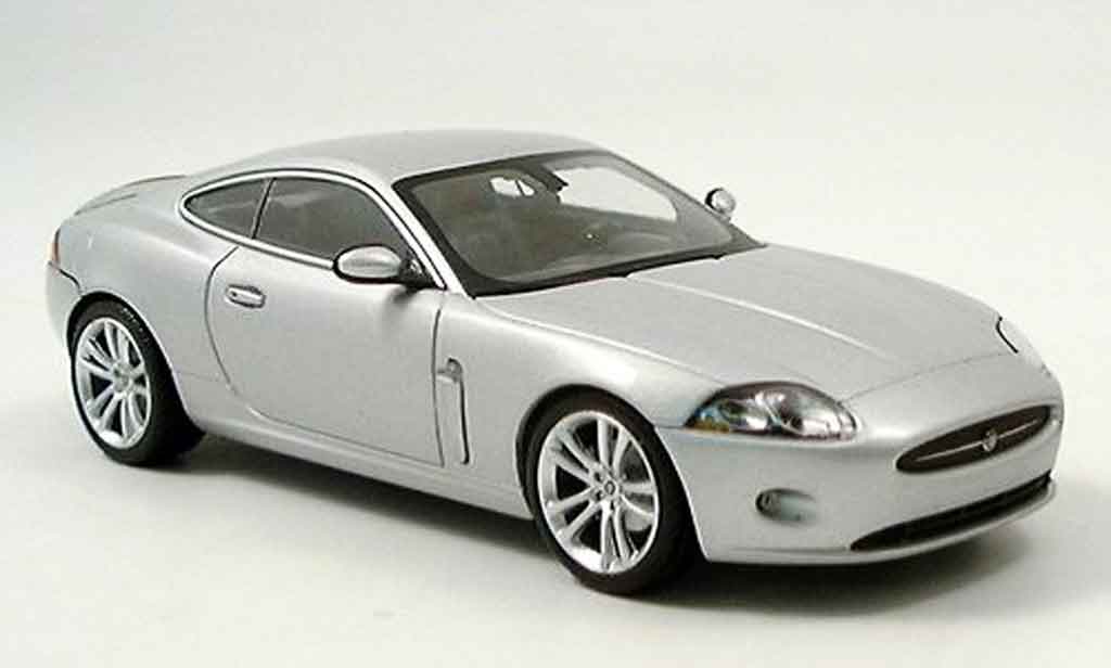 Jaguar XK coupe 1/43 Minichamps coupe grigio metallisee 2005 modellino in miniatura
