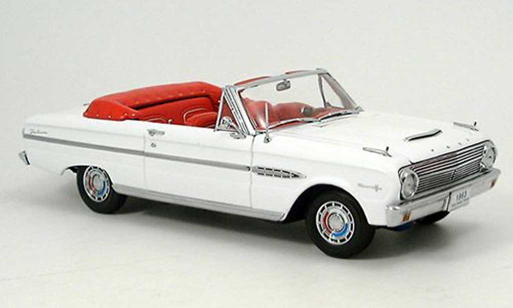 Ford Falcon Cabriolet 1/18 Sun Star Cabriolet bianco 1963 modellino in miniatura