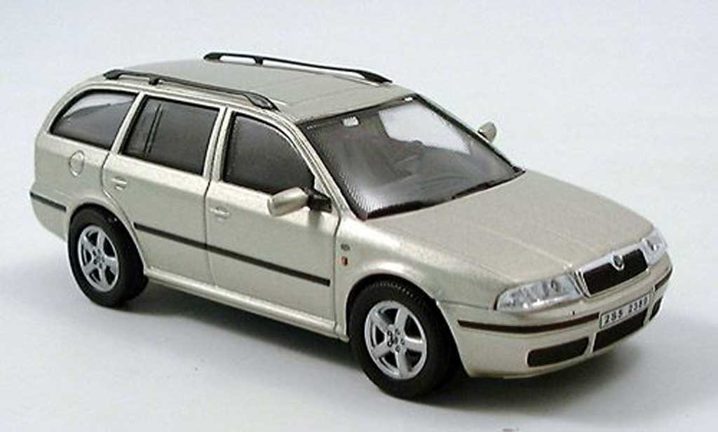 Skoda Octavia Combi 1/43 Abrex Combi (ohne Farbanagabe) 2004 modellino in miniatura
