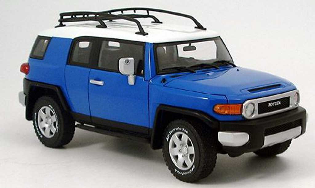 Toyota FJ Cruiser 1/18 Autoart blu modellino in miniatura