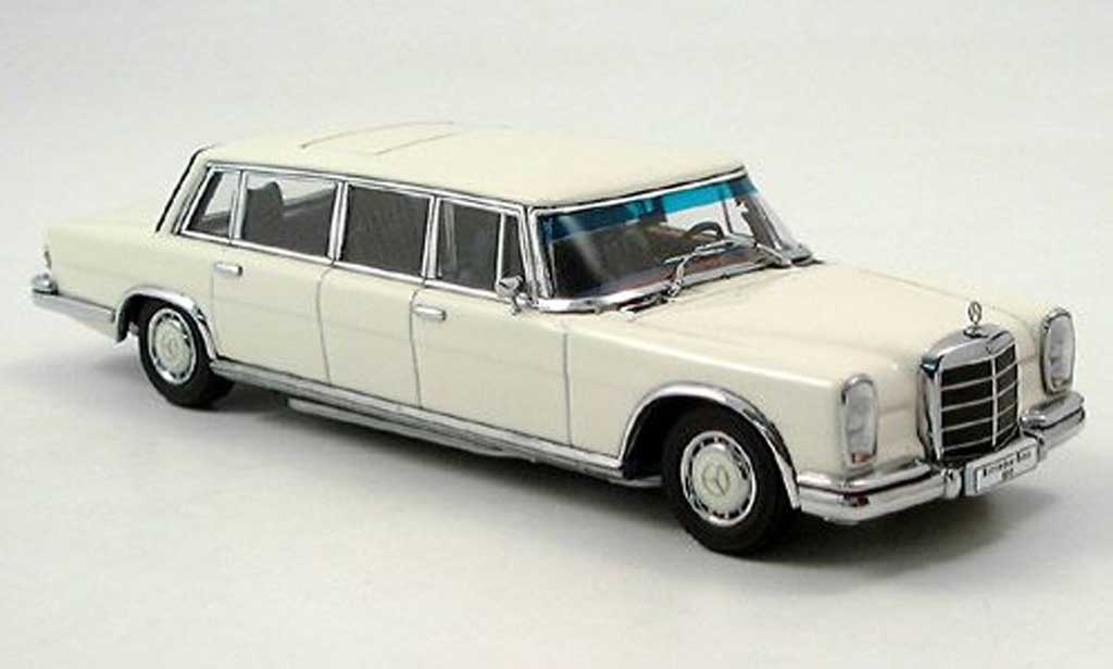 Mercedes 600 1/43 Autoart (W100) LWB bianco modellino in miniatura