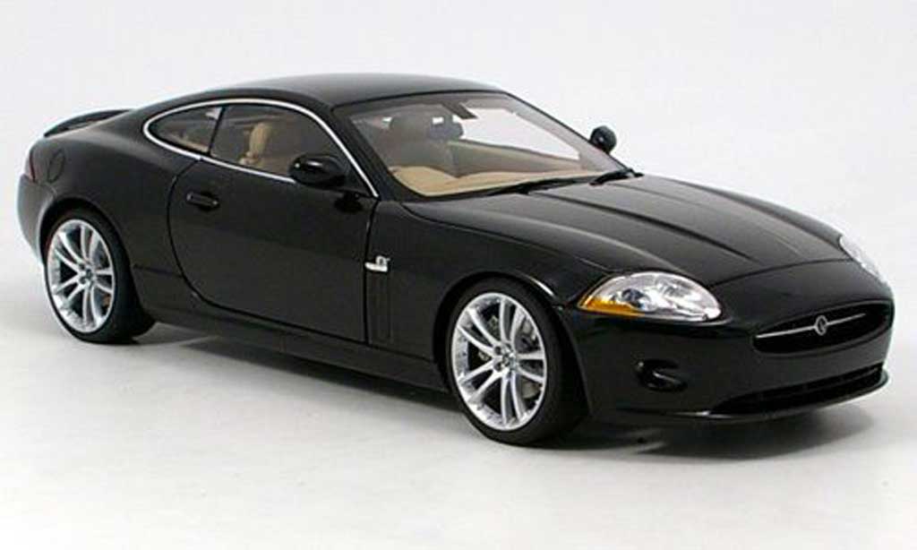 Jaguar XK coupe 1/18 Autoart coupe nero 2005 modellino in miniatura