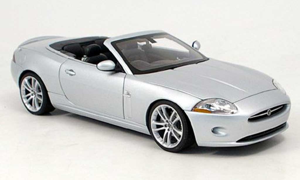 Jaguar XK Cabriolet 1/18 Autoart Cabriolet grigio 2006 modellino in miniatura