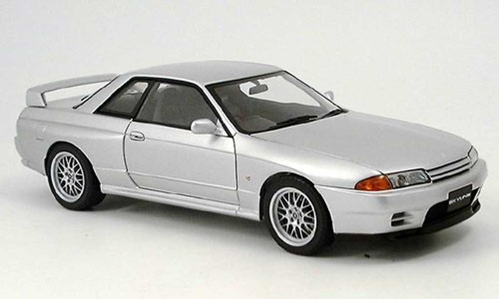 Nissan Skyline R32 1/18 Autoart R32 gtr v-spec.ii nero modellino in miniatura