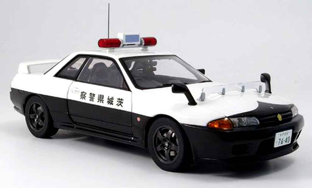 Nissan Skyline R32 1/18 Autoart R32 gtr polizei japan modellino in miniatura