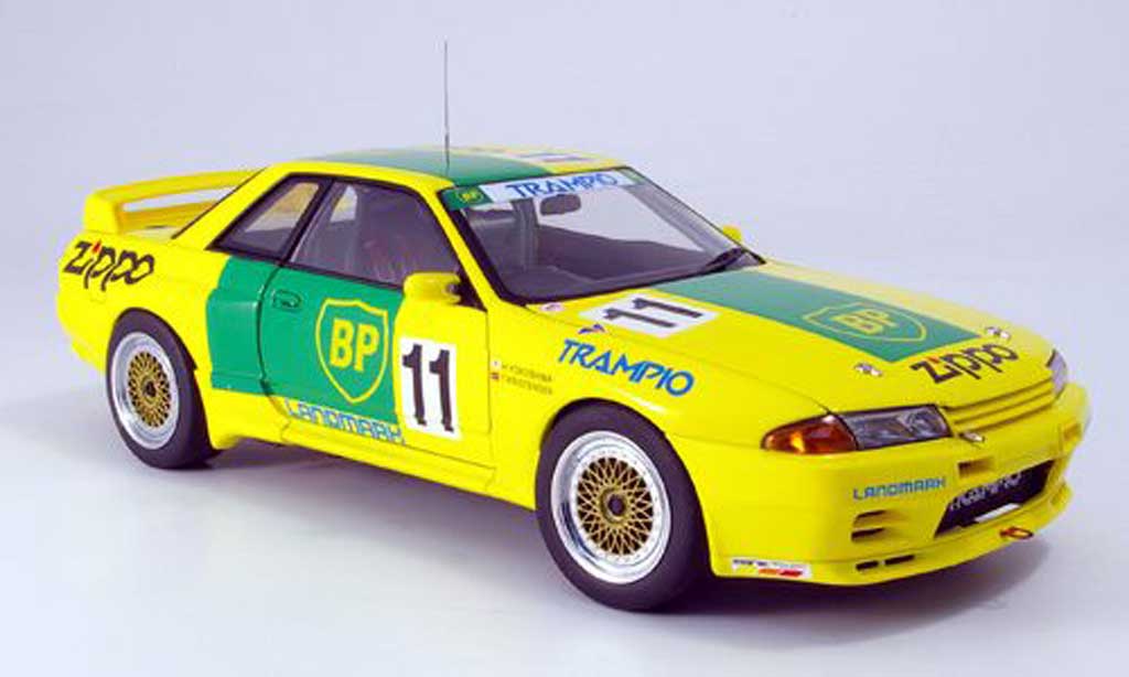 Nissan Skyline R32 1/18 Autoart R32 gtr bp oil 1993 modellino in miniatura