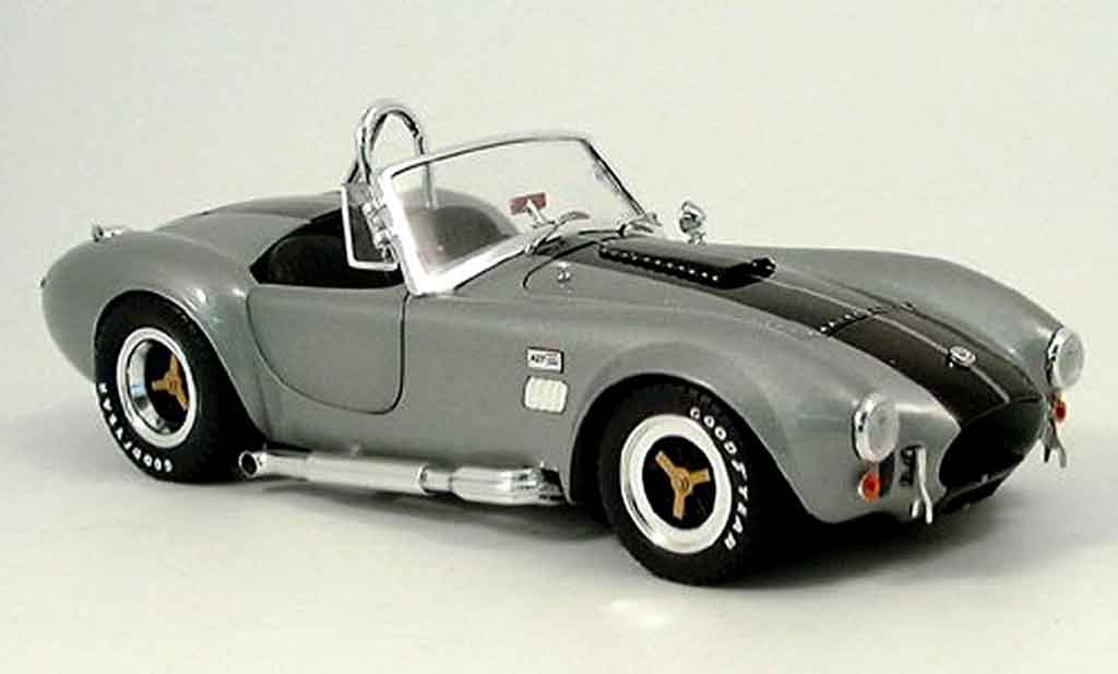 Shelby Ac Cobra 1/18 Shelby Collectibles 427 s c grigio nero modellino in miniatura